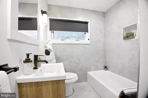 Bath - 58 Letitia Ln, Haddonfield, NJ 08033 photo 3 of 3