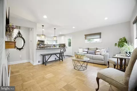 Entry Way - 58 Letitia Ln, Haddonfield, NJ 08033 photo 2 of 5