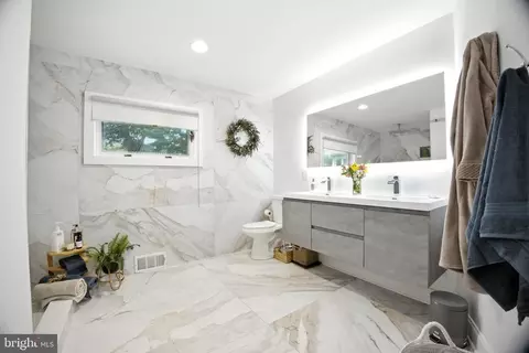 Bath - 58 Letitia Ln, Haddonfield, NJ 08033 photo 1 of 3