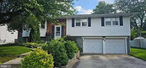 91 Knollwood Dr, Cherry Hill, NJ 08002