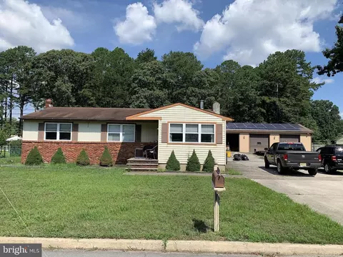 15 Deb Lynn Dr, Sicklerville, NJ 08081
