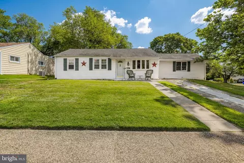 126 Oak Ave, Bellmawr, NJ 08031