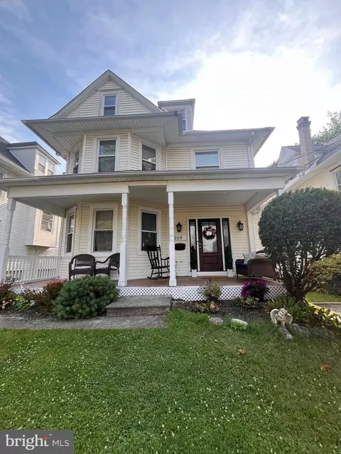 228 Centre St, Haddonfield, NJ 08033 photo 1