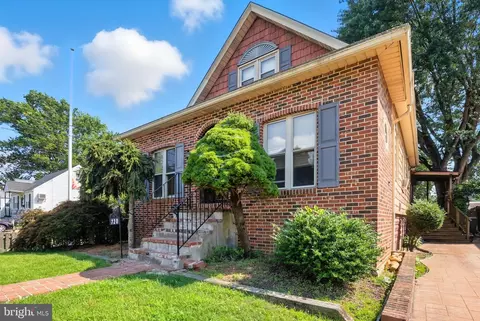 720 Cedar Ave, Mount Ephraim, NJ 08059