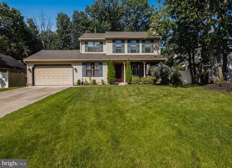 2 Aspen Rd, Sicklerville, NJ 08081