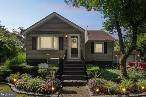 902 W Kings Hwy, Mount Ephraim, NJ 08059
