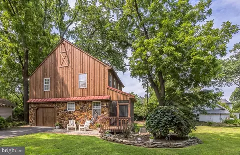 1011 Sycamore St, Haddon Heights, NJ 08035