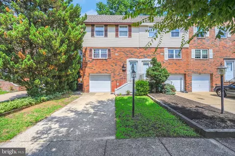 137 Suburban Ter, Stratford, NJ 08084