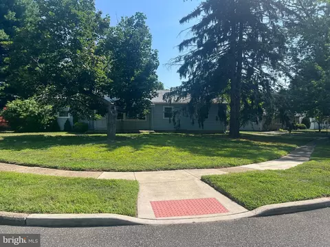 13 Duke Ave, Stratford, NJ 08084