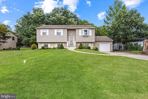 6 Latham Way, Sicklerville, NJ 08081