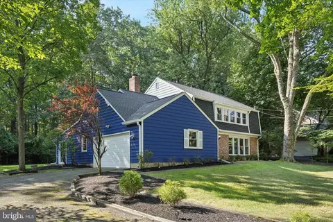 34 E Riding Dr, Cherry Hill, NJ 08003