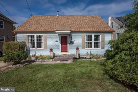316 E Stafford Ave, Laurel Springs, NJ 08021