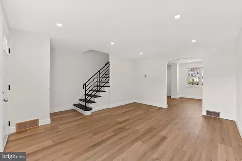 3075 Stevens St, Camden, NJ 08105