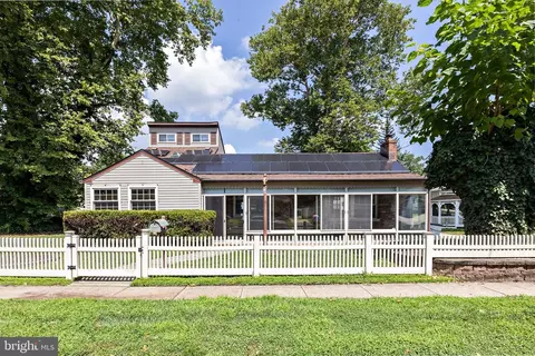 325 Albany Ave, Barrington, NJ 08007