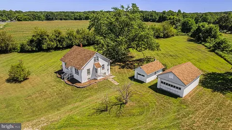 16 E Factory Rd, Berlin, NJ 08009