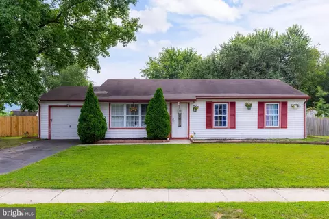 21 Indian Hill Ln, Sicklerville, NJ 08081