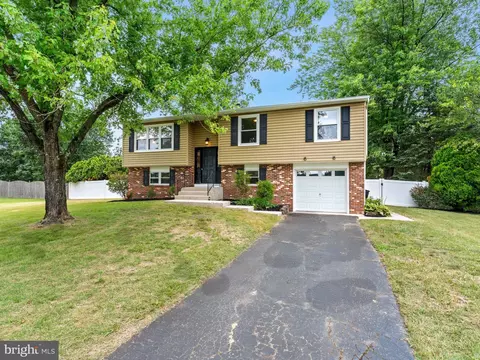 Exterior - 28 Dunham Loop, Berlin, NJ 08009 photo 2 of 12