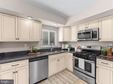 Kitchen - 28 Dunham Loop, Berlin, NJ 08009 photo 2 of 3