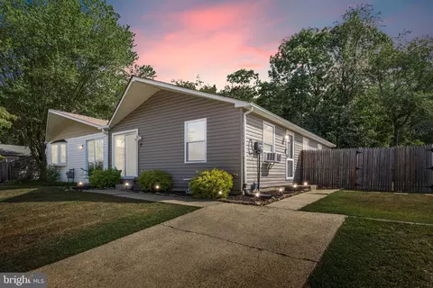 12 Andrea Ct, Sicklerville, NJ 08081