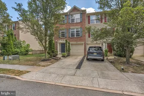 27 Golf View Ct, Pine Hill, NJ 08021