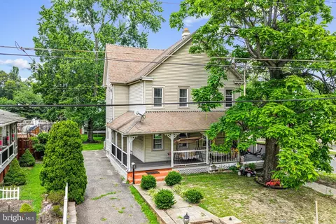 3 Chews Landing Rd, Clementon, NJ 08021