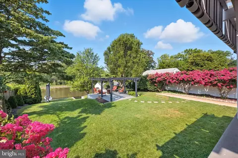 Exterior - 841 W 3rd Ave, Runnemede, NJ 08078 photo 10 of 14