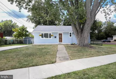 5 S Warwick Rd, Somerdale, NJ 08083