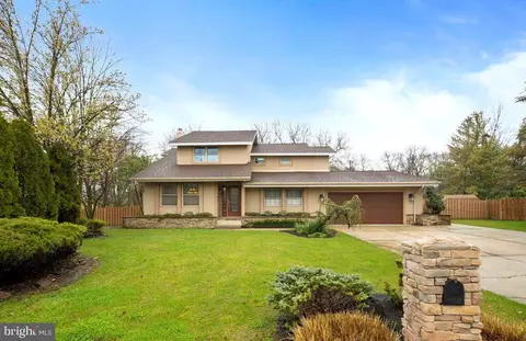 4 Fairhaven Ct, Cherry Hill, NJ 08003
