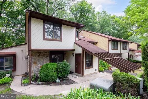 1208 Thackery Ct, Sicklerville, NJ 08081