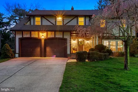 1368 Bunker Hill Dr, Cherry Hill, NJ 08003
