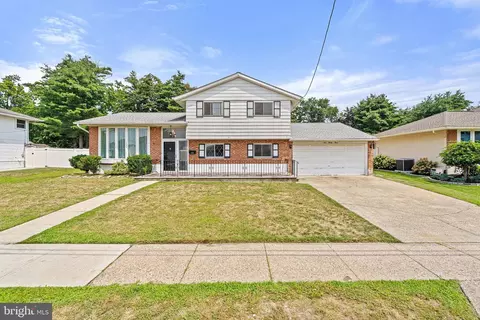 123 Adrienne Ave, Blackwood, NJ 08012