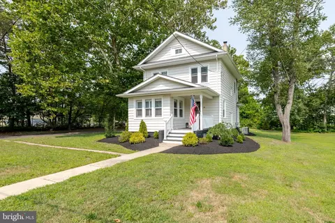 16 Townsend Ave, Berlin, NJ 08009