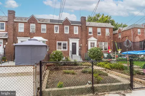 355 S 27th St, Camden, NJ 08105