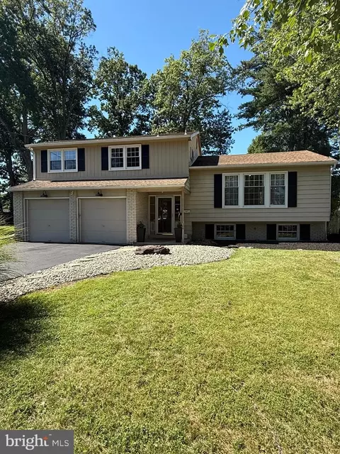 1104 Willowdale Dr, Cherry Hill, NJ 08003