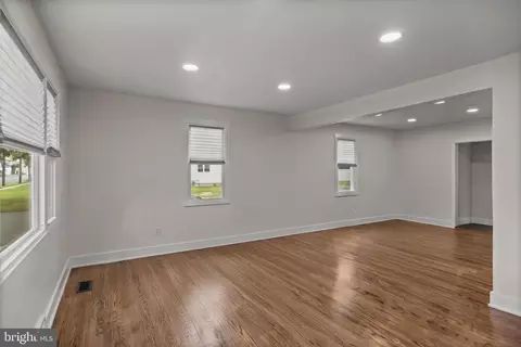 Living - 101 Hemlock Ave, Laurel Springs, NJ 08021 photo 1 of 2