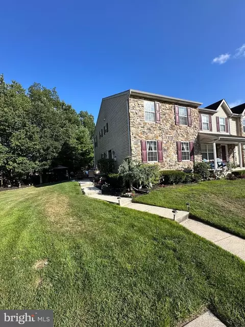39 Normans Ford Dr, Sicklerville, NJ 08081