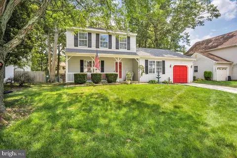 6 Gerry Ln, Sicklerville, NJ 08081