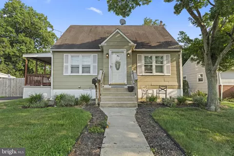612 W Brooke Ave, Magnolia, NJ 08049
