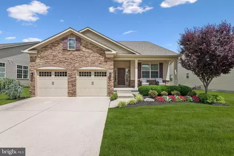 15 Ravenna Dr, West Berlin, NJ 08091