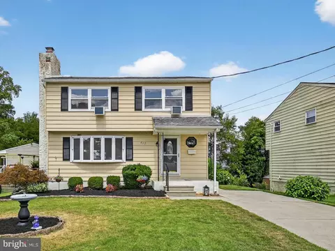 417 W Washington Ave, Magnolia, NJ 08049