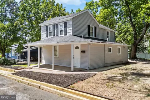 27 E Phoenix Ave, Lawnside, NJ 08045