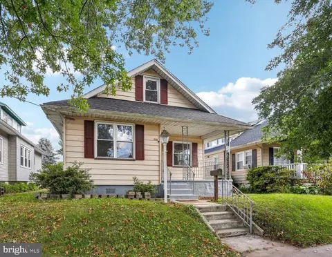 208 E Pine St, Audubon, NJ 08106 photo 2