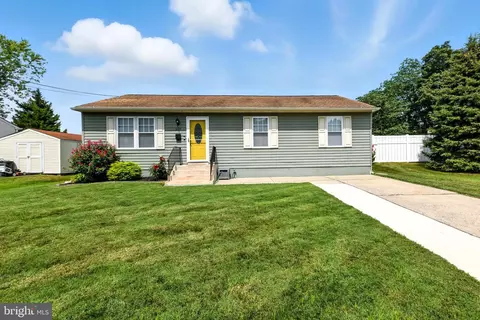 222 Lowell Ave, Mount Ephraim, NJ 08059