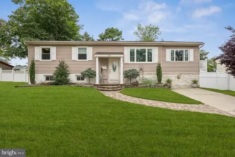 13 Ridgewood Rd, Gibbsboro, NJ 08026