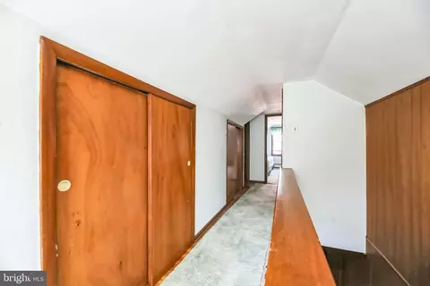 Entry Way - 126 E Linden Ave, Lindenwold, NJ 08021 photo 1 of 3