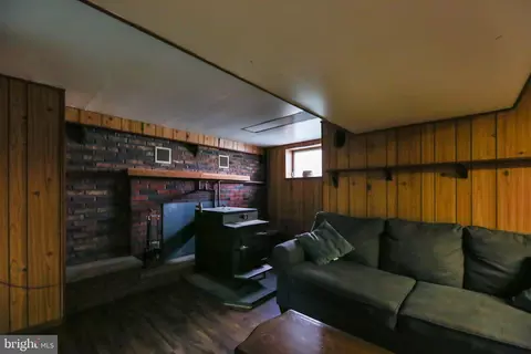 Entry Way - 126 E Linden Ave, Lindenwold, NJ 08021 photo 3 of 3