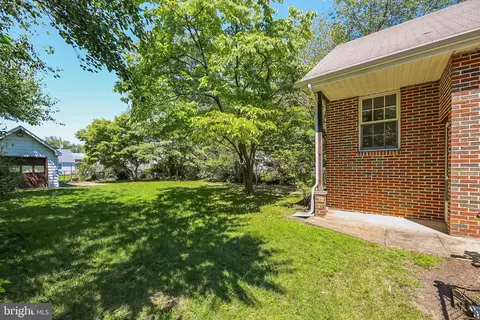 Exterior - 126 E Linden Ave, Lindenwold, NJ 08021 photo 4 of 6
