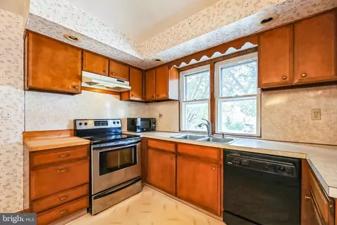 Kitchen - 126 E Linden Ave, Lindenwold, NJ 08021 photo 2 of 3