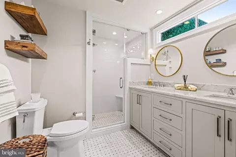 Bath - 38 Tanner St, Haddonfield, NJ 08033 photo 4 of 7