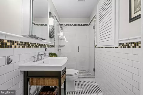 Bath - 38 Tanner St, Haddonfield, NJ 08033 photo 1 of 7